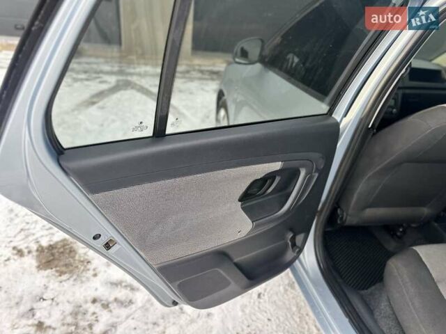 Синий Шкода Фабия, объемом двигателя 1.2 л и пробегом 160 тыс. км за 4800 $, фото 9 на Automoto.ua