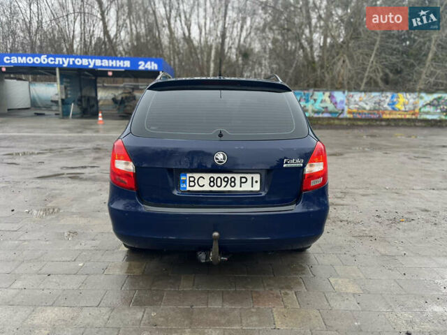 Синий Шкода Фабия, объемом двигателя 1.2 л и пробегом 254 тыс. км за 4900 $, фото 2 на Automoto.ua