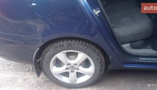 Синий Шкода Фабия, объемом двигателя 1.2 л и пробегом 250 тыс. км за 3400 $, фото 13 на Automoto.ua