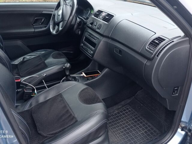 Синий Шкода Фабия, объемом двигателя 1.6 л и пробегом 235 тыс. км за 5600 $, фото 5 на Automoto.ua