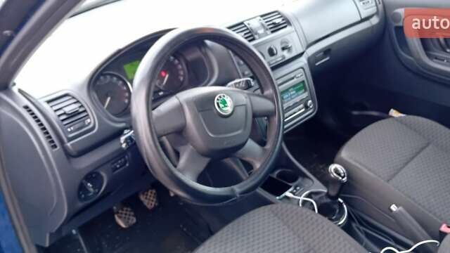 Синий Шкода Фабия, объемом двигателя 1.2 л и пробегом 222 тыс. км за 4500 $, фото 8 на Automoto.ua