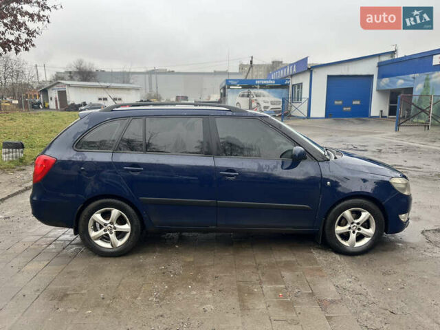 Синий Шкода Фабия, объемом двигателя 1.2 л и пробегом 254 тыс. км за 4900 $, фото 3 на Automoto.ua