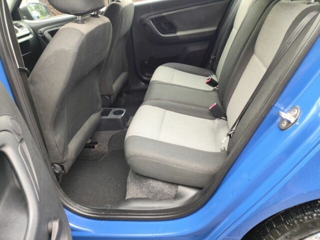 Синий Шкода Фабия, объемом двигателя 0 л и пробегом 310 тыс. км за 4000 $, фото 13 на Automoto.ua