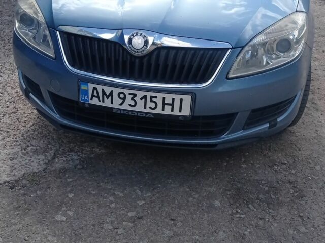 Синий Шкода Фабия, объемом двигателя 1.6 л и пробегом 235 тыс. км за 5600 $, фото 4 на Automoto.ua