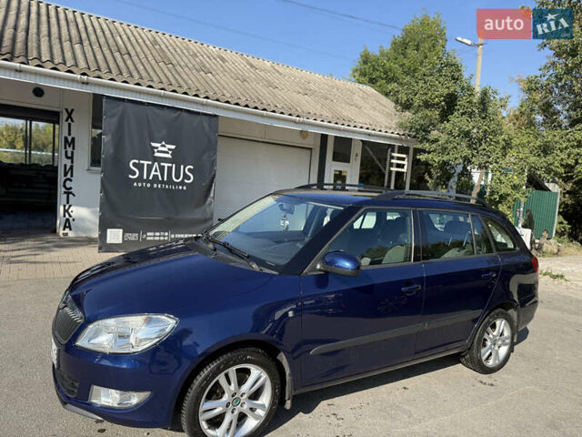 Синий Шкода Фабия, объемом двигателя 1.2 л и пробегом 195 тыс. км за 6600 $, фото 2 на Automoto.ua