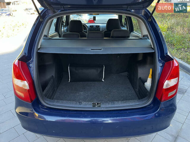 Синий Шкода Фабия, объемом двигателя 1.6 л и пробегом 221 тыс. км за 5499 $, фото 41 на Automoto.ua