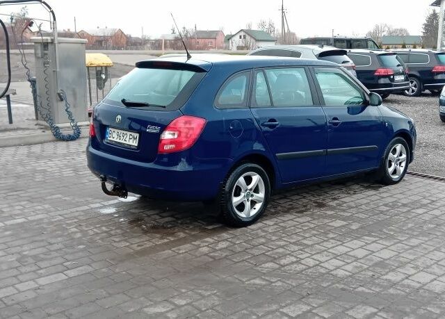 Синий Шкода Фабия, объемом двигателя 1.2 л и пробегом 222 тыс. км за 4500 $, фото 3 на Automoto.ua