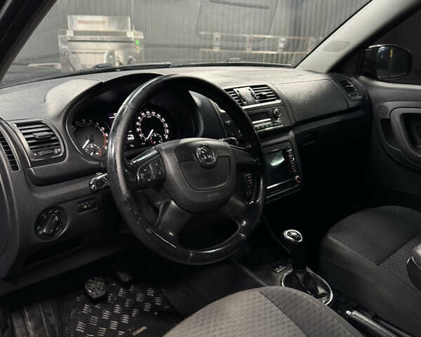 Синий Шкода Фабия, объемом двигателя 1.2 л и пробегом 255 тыс. км за 4250 $, фото 13 на Automoto.ua