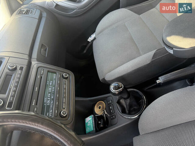 Синий Шкода Фабия, объемом двигателя 1.2 л и пробегом 195 тыс. км за 6600 $, фото 11 на Automoto.ua