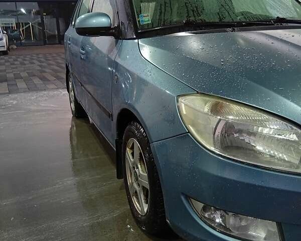 Шкода Фабия 2010 в Ужгороде на Automoto.ua Синий Шкода Фабия, объемом двигателя 1.2 л и пробегом 242 тыс. км за 3600 $, фото 4 на Automoto.ua