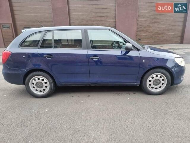 Синий Шкода Фабия, объемом двигателя 1.6 л и пробегом 290 тыс. км за 3900 $, фото 8 на Automoto.ua
