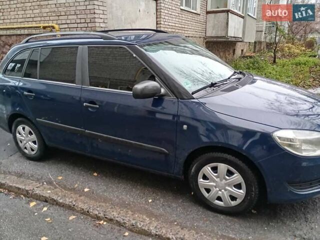 Синий Шкода Фабия, объемом двигателя 1.4 л и пробегом 204 тыс. км за 4900 $, фото 4 на Automoto.ua