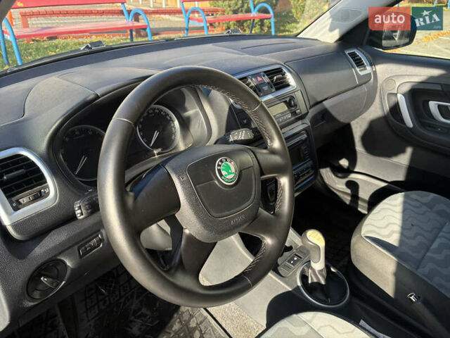 Синий Шкода Фабия, объемом двигателя 1.2 л и пробегом 220 тыс. км за 4700 $, фото 7 на Automoto.ua