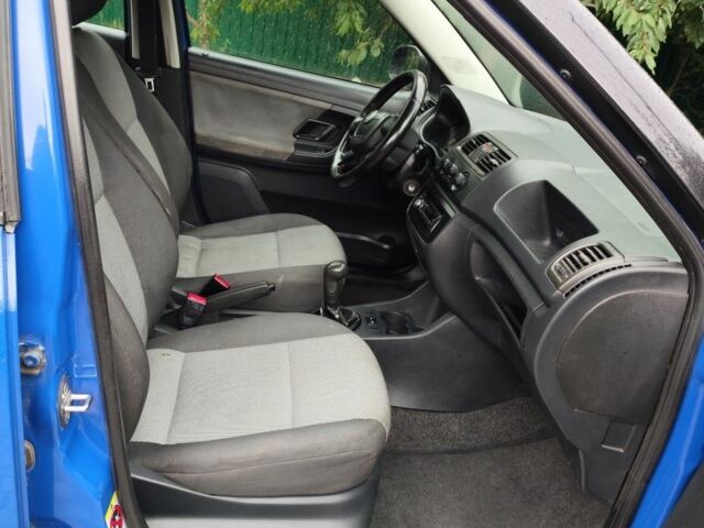 Синий Шкода Фабия, объемом двигателя 0 л и пробегом 310 тыс. км за 4000 $, фото 8 на Automoto.ua