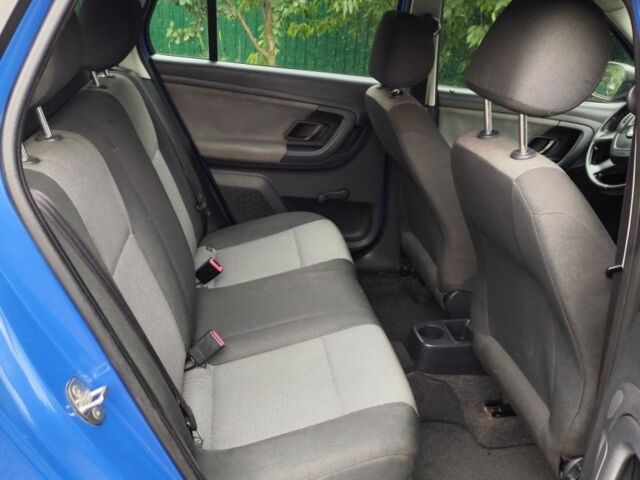 Синий Шкода Фабия, объемом двигателя 0 л и пробегом 310 тыс. км за 4000 $, фото 9 на Automoto.ua