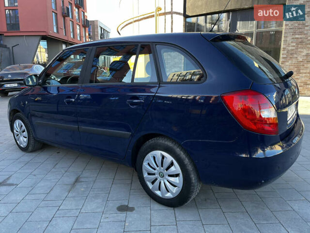 Синий Шкода Фабия, объемом двигателя 1.6 л и пробегом 221 тыс. км за 5499 $, фото 4 на Automoto.ua