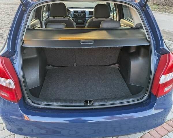 Синий Шкода Фабия, объемом двигателя 1.6 л и пробегом 209 тыс. км за 5150 $, фото 15 на Automoto.ua