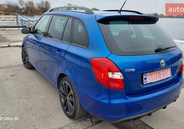 Синий Шкода Фабия, объемом двигателя 1.4 л и пробегом 222 тыс. км за 8100 $, фото 2 на Automoto.ua