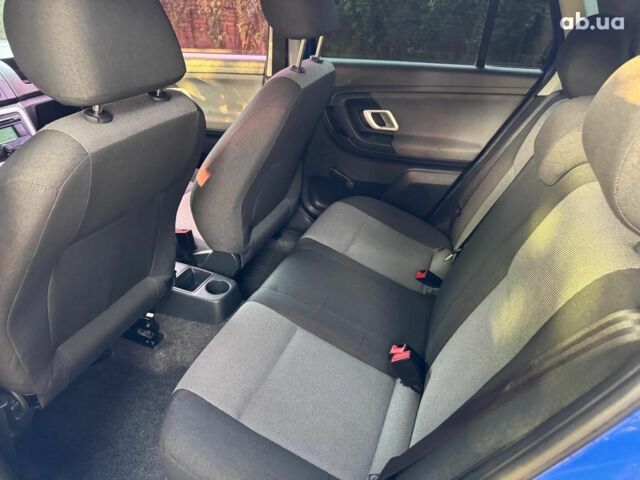 Синий Шкода Фабия, объемом двигателя 1.4 л и пробегом 292 тыс. км за 4490 $, фото 14 на Automoto.ua