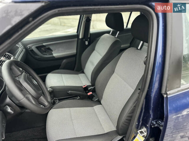 Синий Шкода Фабия, объемом двигателя 1.2 л и пробегом 232 тыс. км за 3999 $, фото 33 на Automoto.ua