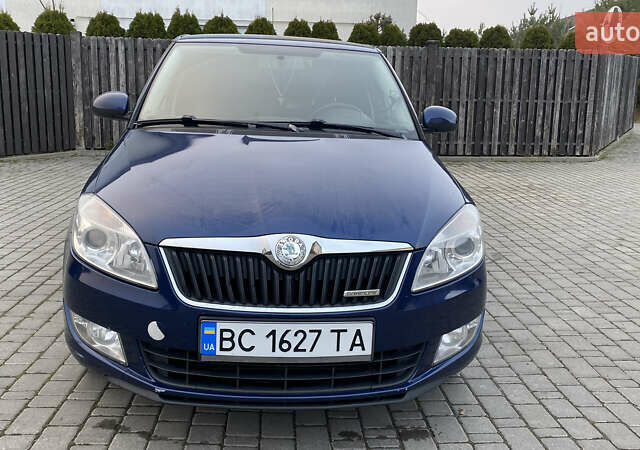 Синий Шкода Фабия, объемом двигателя 1.2 л и пробегом 212 тыс. км за 5200 $, фото 1 на Automoto.ua