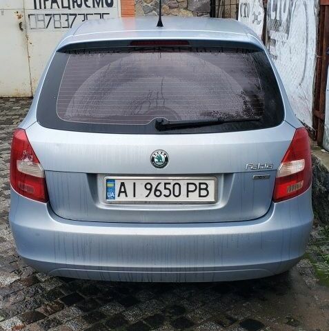 Синий Шкода Фабия, объемом двигателя 1.4 л и пробегом 465 тыс. км за 4500 $, фото 5 на Automoto.ua