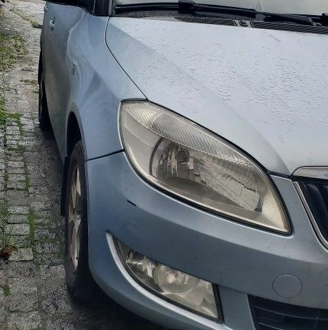 Синий Шкода Фабия, объемом двигателя 1.4 л и пробегом 465 тыс. км за 4500 $, фото 1 на Automoto.ua