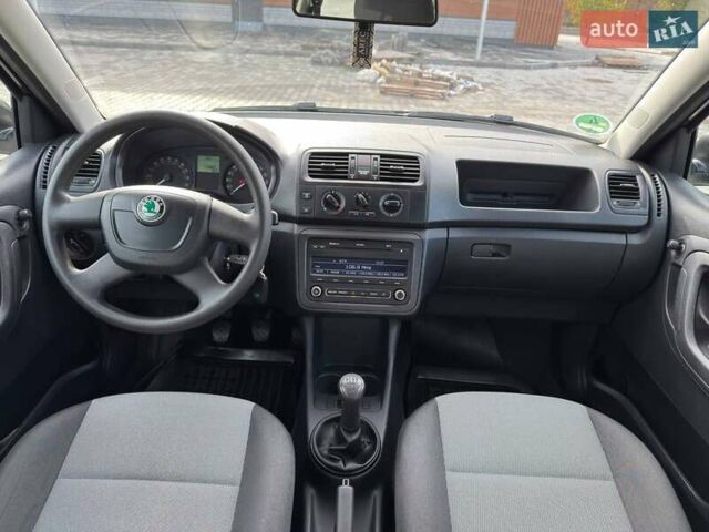 Шкода Фабия 2011 в Кривом Роге на Automoto.ua Синий Шкода Фабия, объемом двигателя 1.6 л и пробегом 216 тыс. км за 6100 $, фото 10 на Automoto.ua