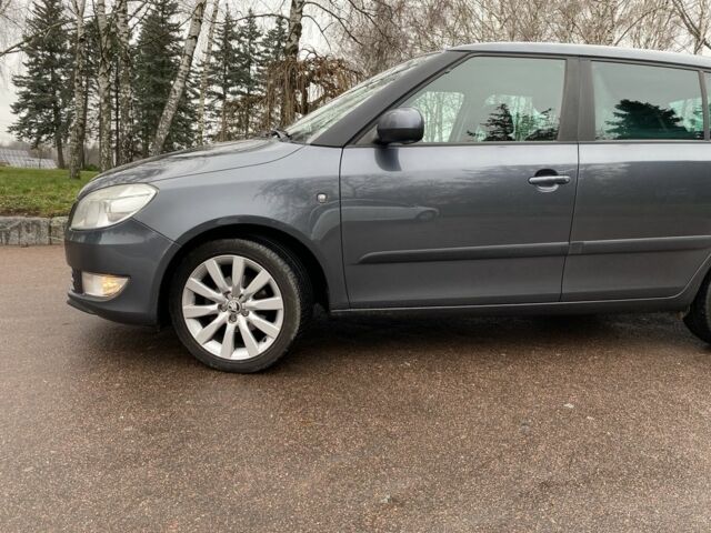 Синий Шкода Фабия, объемом двигателя 0 л и пробегом 185 тыс. км за 6000 $, фото 1 на Automoto.ua