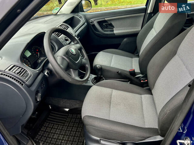 Шкода Фабия 2011 в Кривом Роге на Automoto.ua Синий Шкода Фабия, объемом двигателя 1.6 л и пробегом 216 тыс. км за 5999 $, фото 12 на Automoto.ua