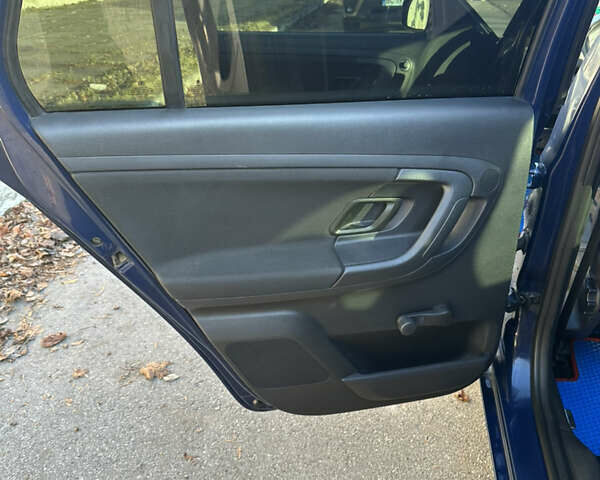 Синій Шкода Фабія, об'ємом двигуна 1.6 л та пробігом 328 тис. км за 5000 $, фото 4 на Automoto.ua