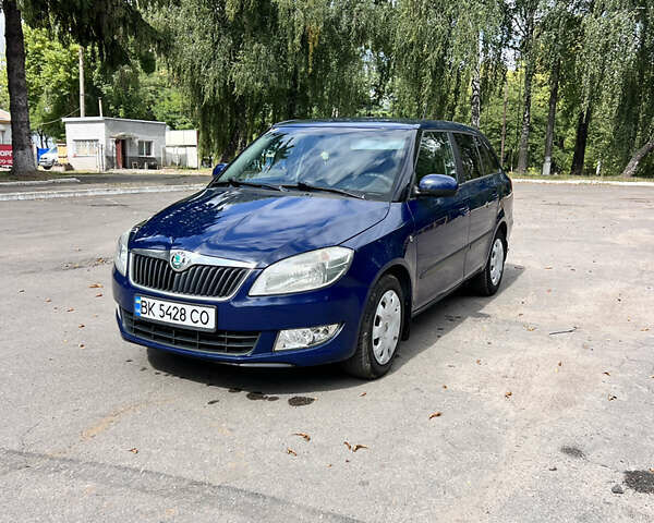 Синій Шкода Фабія, об'ємом двигуна 1.6 л та пробігом 260 тис. км за 4850 $, фото 7 на Automoto.ua