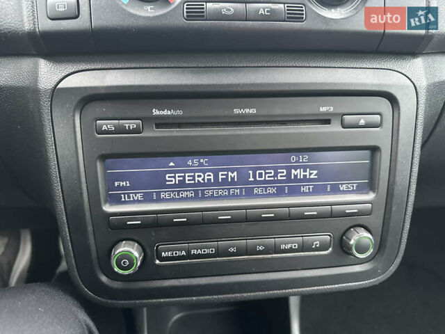 Синий Шкода Фабия, объемом двигателя 1.2 л и пробегом 232 тыс. км за 3999 $, фото 48 на Automoto.ua