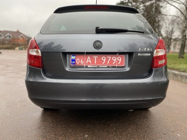 Синий Шкода Фабия, объемом двигателя 0 л и пробегом 185 тыс. км за 6000 $, фото 2 на Automoto.ua