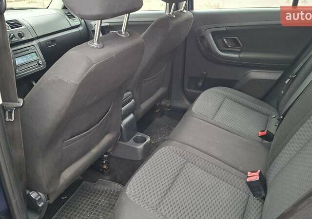 Синий Шкода Фабия, объемом двигателя 1.2 л и пробегом 212 тыс. км за 5000 $, фото 12 на Automoto.ua