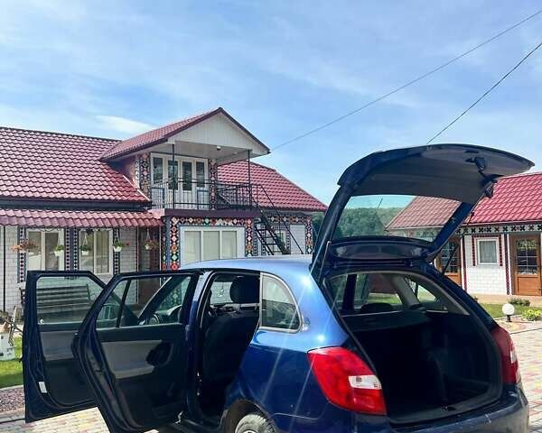 Синий Шкода Фабия, объемом двигателя 1.6 л и пробегом 258 тыс. км за 4799 $, фото 1 на Automoto.ua