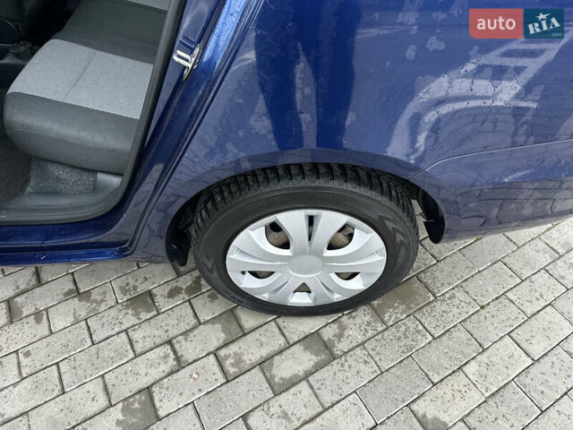 Синий Шкода Фабия, объемом двигателя 1.2 л и пробегом 232 тыс. км за 3999 $, фото 21 на Automoto.ua