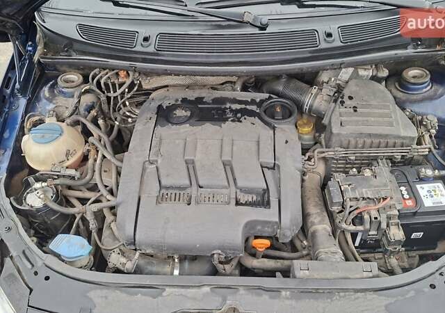 Синий Шкода Фабия, объемом двигателя 1.2 л и пробегом 212 тыс. км за 5000 $, фото 16 на Automoto.ua