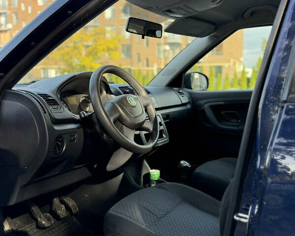 Синій Шкода Фабія, об'ємом двигуна 1.6 л та пробігом 271 тис. км за 4999 $, фото 9 на Automoto.ua