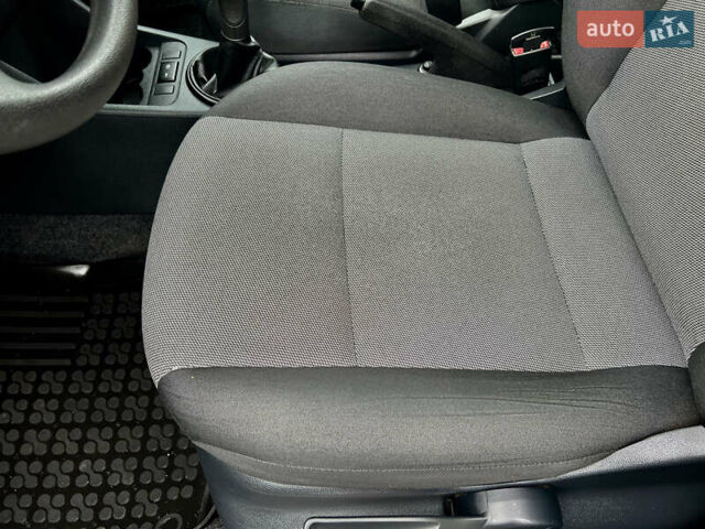 Шкода Фабия 2011 в Кривом Роге на Automoto.ua Синий Шкода Фабия, объемом двигателя 1.6 л и пробегом 216 тыс. км за 5999 $, фото 13 на Automoto.ua