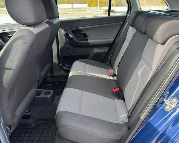 Шкода Фабия 2011 в Кривом Роге на Automoto.ua Синий Шкода Фабия, объемом двигателя 1.6 л и пробегом 216 тыс. км за 6100 $, фото 12 на Automoto.ua