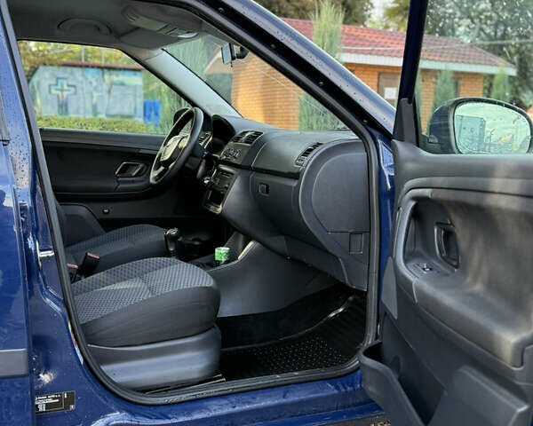 Синій Шкода Фабія, об'ємом двигуна 1.6 л та пробігом 271 тис. км за 4999 $, фото 14 на Automoto.ua