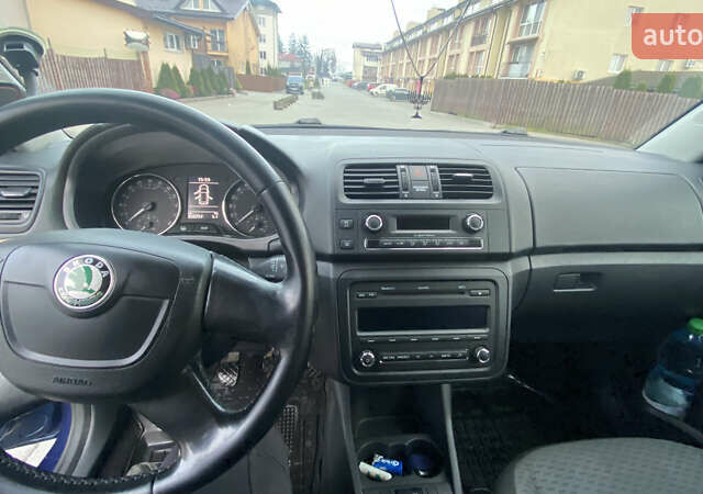 Синий Шкода Фабия, объемом двигателя 1.2 л и пробегом 212 тыс. км за 5200 $, фото 7 на Automoto.ua