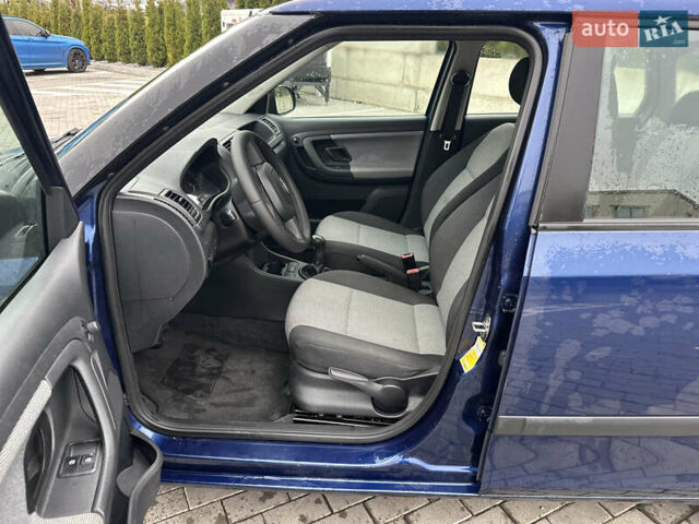 Синий Шкода Фабия, объемом двигателя 1.2 л и пробегом 232 тыс. км за 3999 $, фото 22 на Automoto.ua