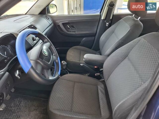 Синий Шкода Фабия, объемом двигателя 1.2 л и пробегом 211 тыс. км за 5900 $, фото 12 на Automoto.ua