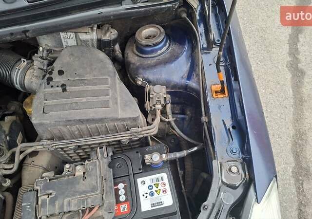 Синий Шкода Фабия, объемом двигателя 1.2 л и пробегом 212 тыс. км за 5000 $, фото 17 на Automoto.ua