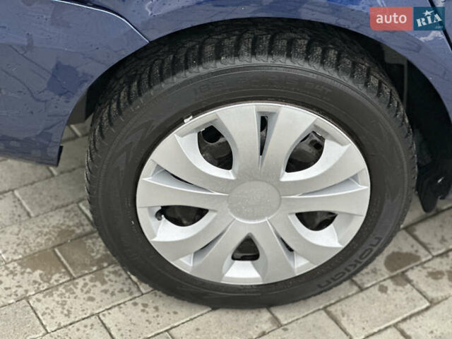 Синий Шкода Фабия, объемом двигателя 1.2 л и пробегом 232 тыс. км за 3999 $, фото 5 на Automoto.ua