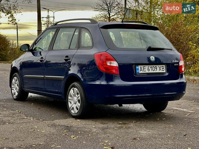 Шкода Фабия 2011 в Кривом Роге на Automoto.ua Синий Шкода Фабия, объемом двигателя 1.6 л и пробегом 216 тыс. км за 5999 $, фото 5 на Automoto.ua
