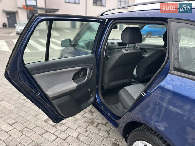 Синий Шкода Фабия, объемом двигателя 1.2 л и пробегом 232 тыс. км за 3999 $, фото 20 на Automoto.ua