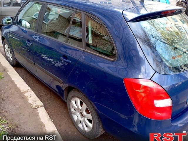 Синий Шкода Фабия, объемом двигателя 14 л и пробегом 212 тыс. км за 5300 $, фото 3 на Automoto.ua